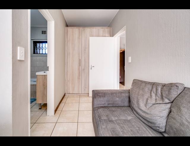 2 BEDROOM APARTMENT FOR SALE IN BARBEQUE DOWNS
